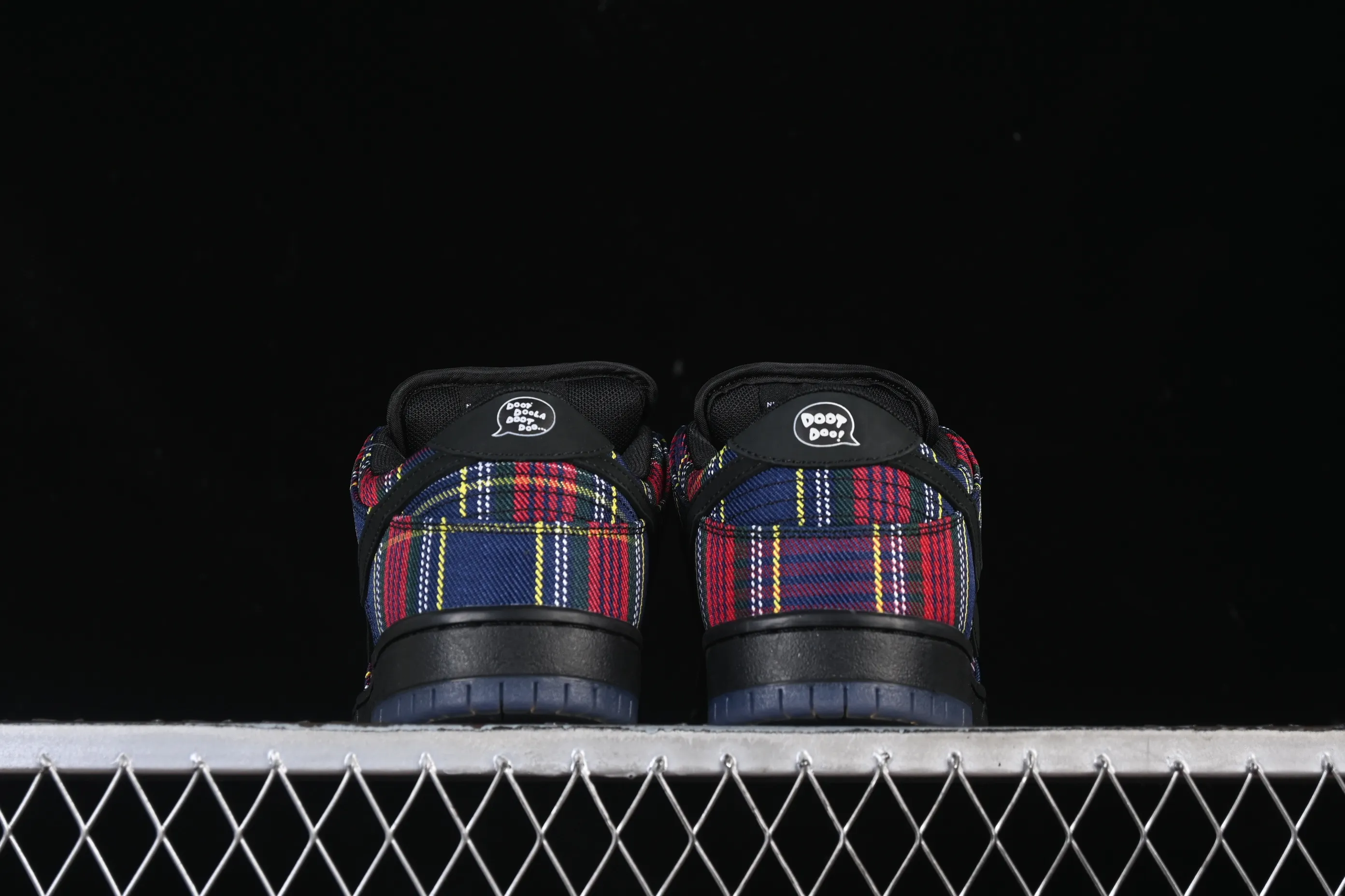 All categories Nk SB Dunk series Nk SB Dunk Low low-top sneakers Nike SB Dunk Low "Nardwuar" joint model Scottish plaid low-top casual skateboard shoes II1493-600